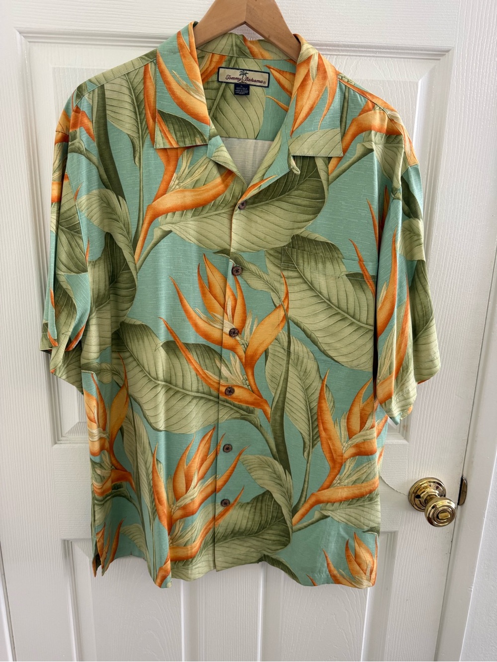 Tommy Bahama Men’s Large 100% Silk Bird of Paradise Hawaiian Shirt